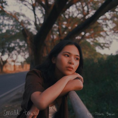 Album Small Town (Single) - Clara Benin